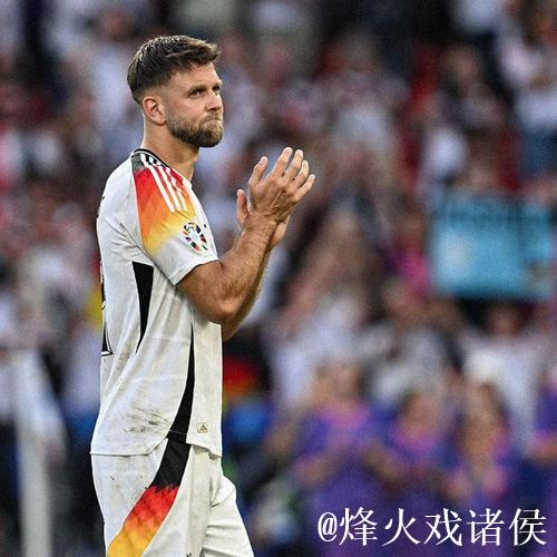 比安津:米兰有意租借菲尔克鲁格,球员想在冬天离开西汉姆 比安津:米兰有意租借菲尔克鲁格,球员想在冬天离开西汉姆