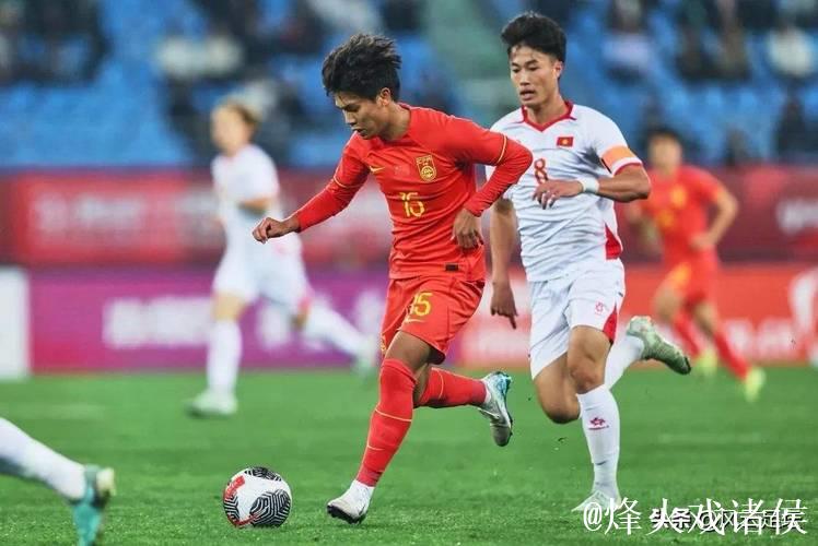 熊猫杯-蒯纪闻险些破门 中国U22男足战平对手