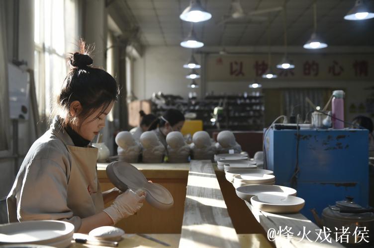 河北曲阳：定瓷窑火焕新机